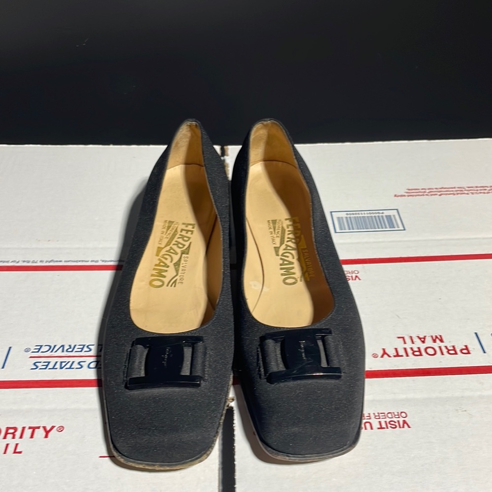 Ferragamo Vara Bow Pump Shoe